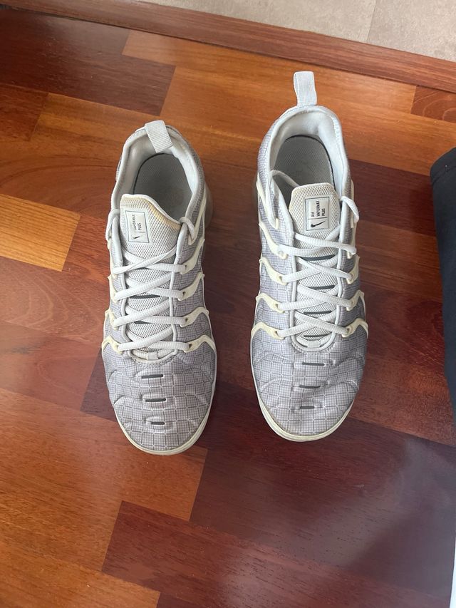 Nike Air Vapormax Plus Beige/Gris/Blanco