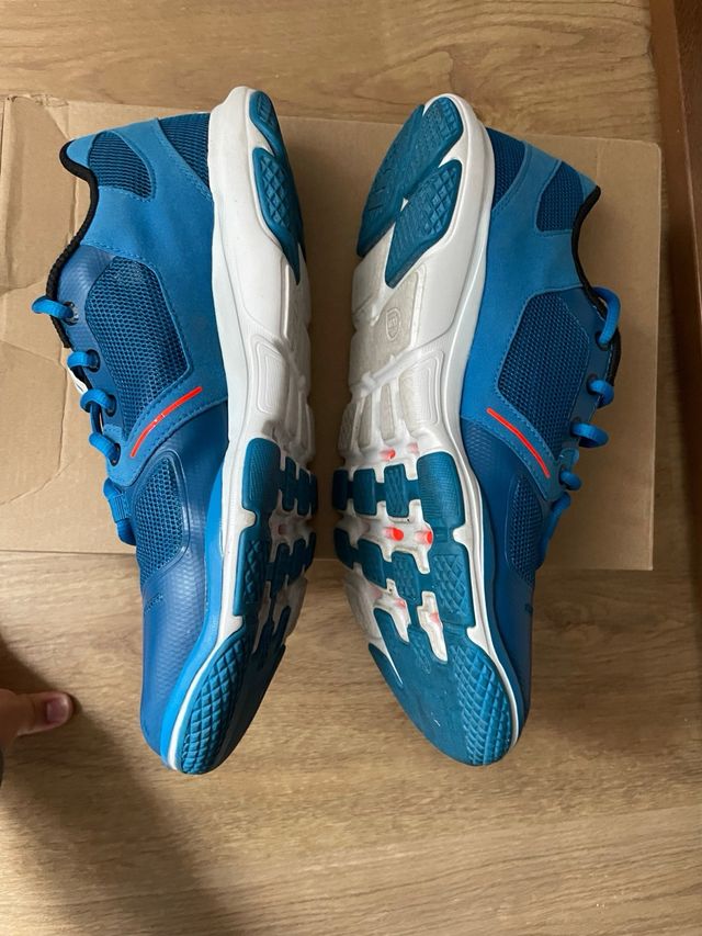 Adidas 
Entrenamiento Azul