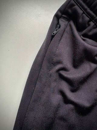 Pantalón deportivo Adidas negro