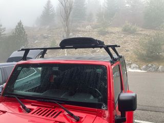 Portaesquís Thule y barras de techo.