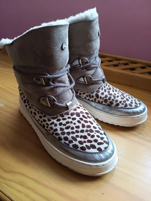 Botas Dolfie Piel Beige y Plateadas