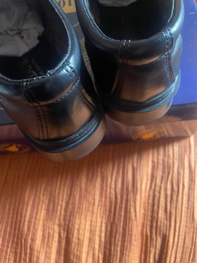 Zapatos de piel negros hechos en España