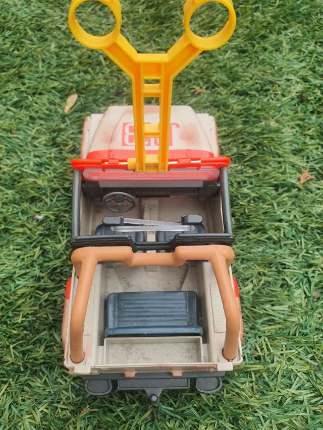 Pack Jurassic World Jeep y Moto