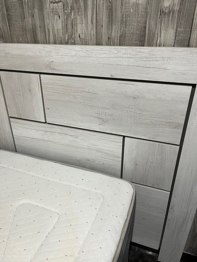 REBAJADO Canapé, colchón individual y cabecero