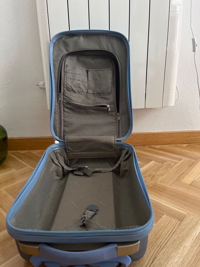 Trolley de cabina azul y gris