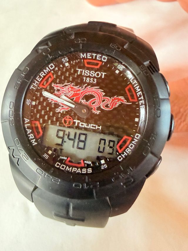 Reloj Tissot T-Touch Dragón Negro/Rojo