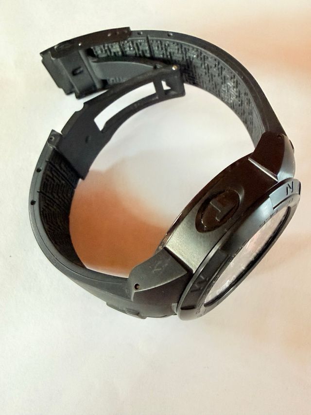 Reloj Tissot T-Touch Dragón Negro/Rojo