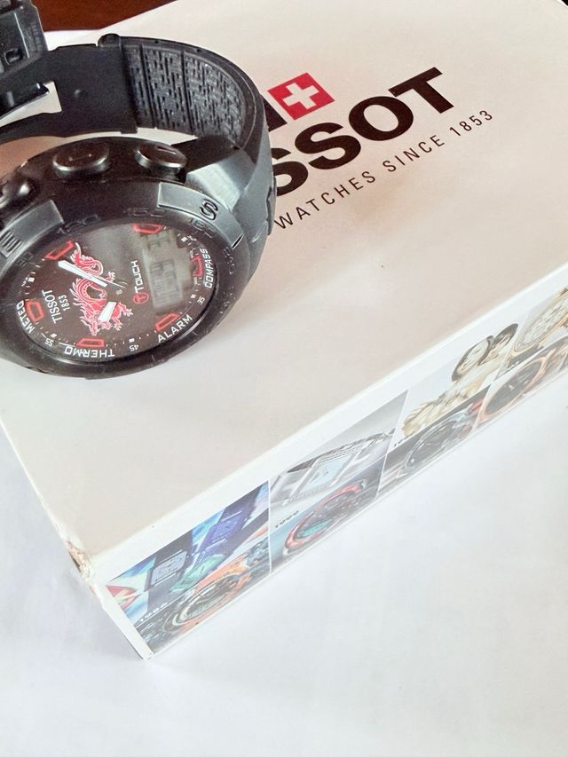 Reloj Tissot T-Touch Dragón Negro/Rojo