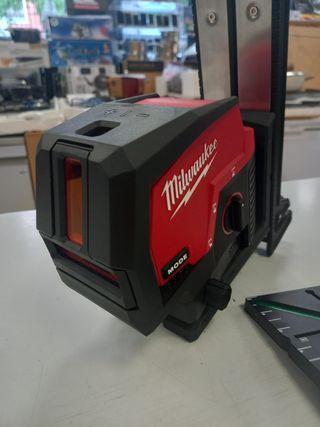 NIVEL LASER MILWAUKEE M12 CLLP (LINEA VERDE) + SOP