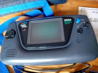 Sega Game Gear con juegos y Accesorios