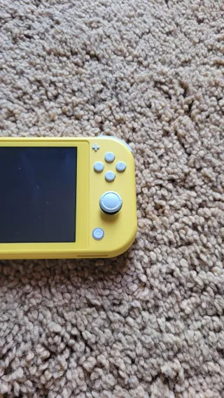 Nintendo Switch Lite Giallo