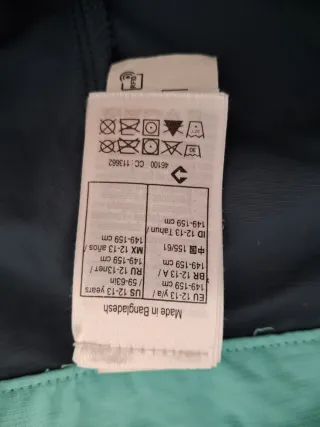 Botas invierno y pantalón trekking Quechua.