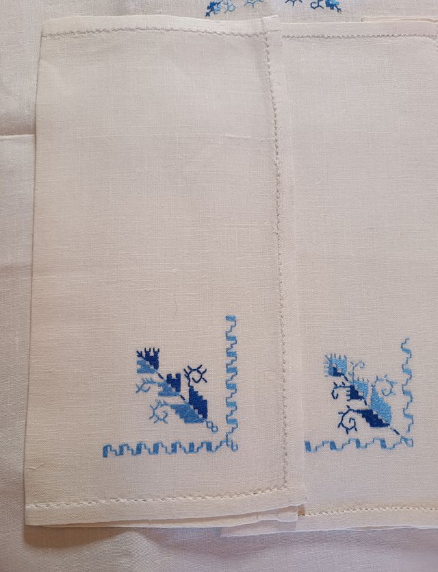 Mantelería antigua hilo  bordado a mano