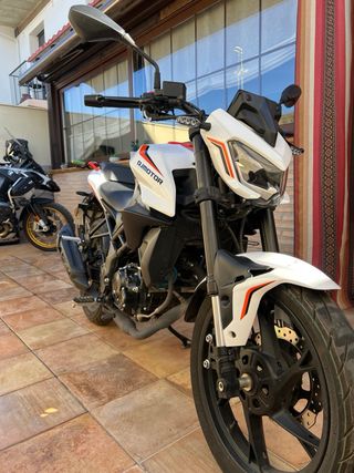 Motocicleta QJ TRX 125