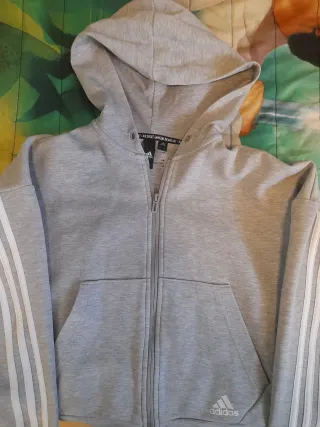 Chaqueta Adidas Gris con Cremallera y Rayas