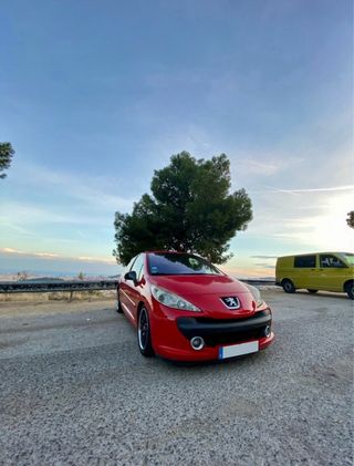 Peugeot 207 2008 1.4 VTi 95 Sport