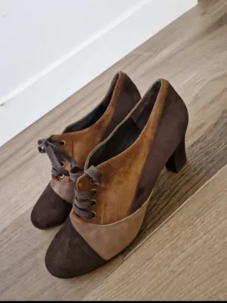 Zapatos de ante con cordones