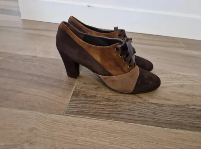 Zapatos de ante con cordones