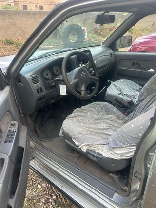 Despiece Nissan Navara
