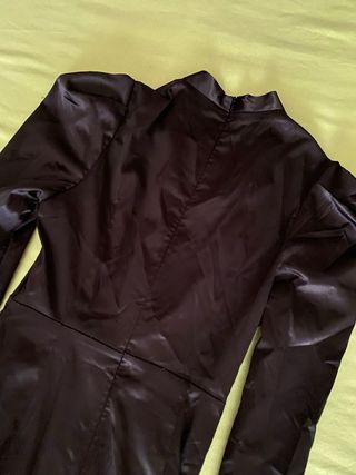 Vestido negro efecto piel