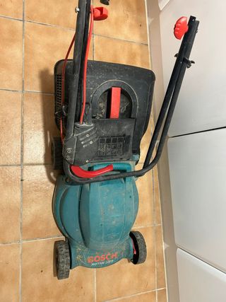 Cortacésped Bosch Rotak 320