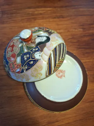 Caja cerámica japonesa Satsuma Moriage