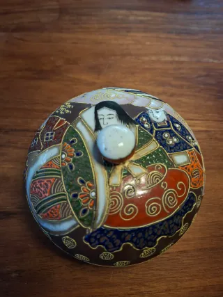 Caja cerámica japonesa Satsuma Moriage