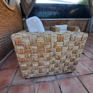 Conjunto sofá y sillón de terraza beige y marrón