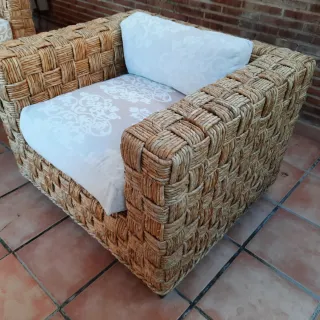 Conjunto sofá y sillón de terraza beige y marrón