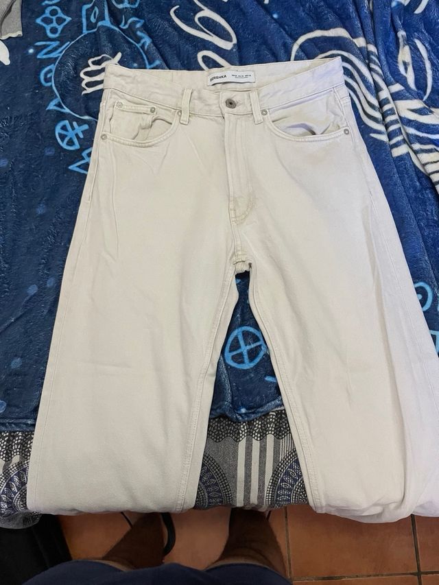 Vaqueros Bershka blancos
