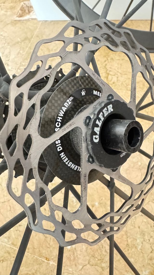 Ruedas Lightweight Mielstein Schwarz Edition