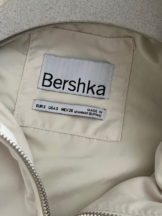 Chaqueta Bershka Beige