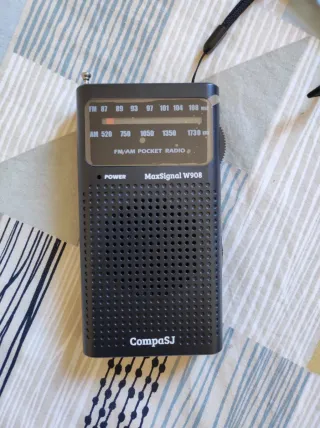 Radio Portátil MaxSignal W908 FM/AM