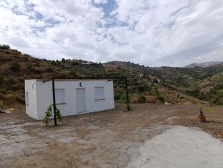 Finca de regadío 9800m² con apero