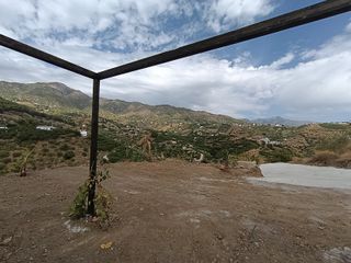 Finca de regadío 9800m² con apero