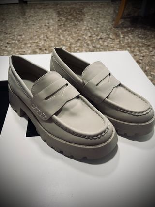 Mocasines Pull and Bear Beige