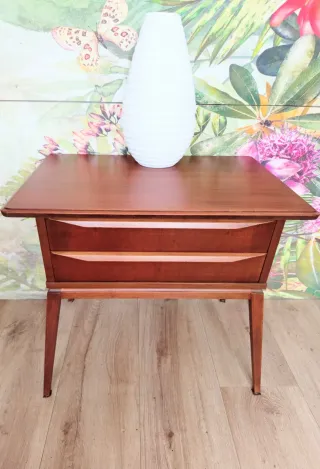 MESA AUXILIAR MID CENTURY.
