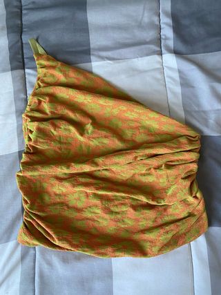 Top Zara asimétrico estampado