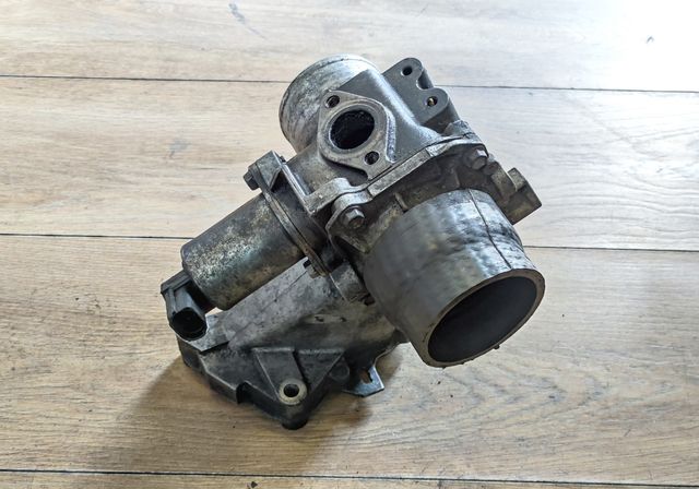 Válvula EGR Renault Master II 2.2 dCi