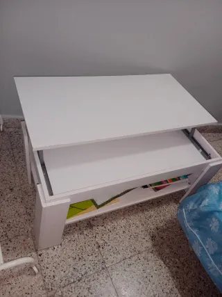 Mesa extensible blanca de madera