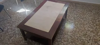 Mesa de madera centro para comedor con faldilla