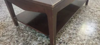Mesa de madera centro para comedor con faldilla