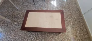 Mesa de madera centro para comedor con faldilla