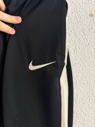 Pantalón chándal Nike negro
