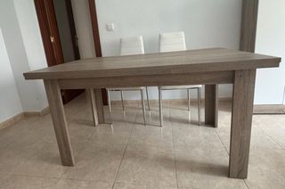 Mesa de comedor grande de madera