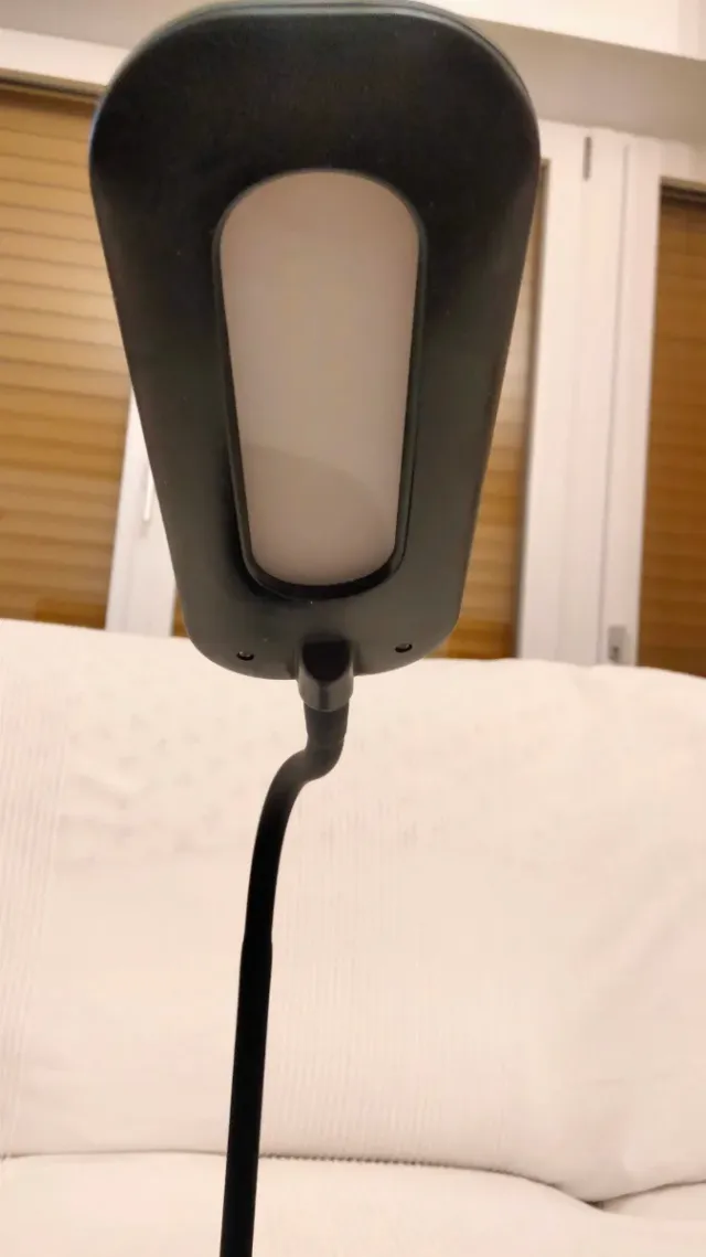 Lampada LED da tavolo Made in France, flessibile.