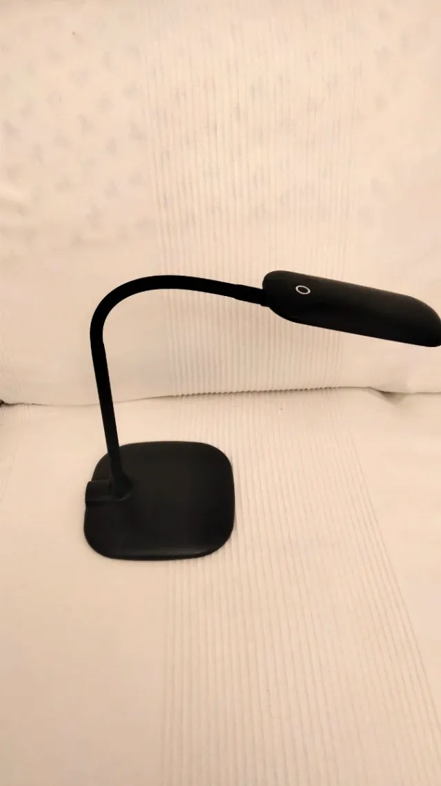 Lampada LED da tavolo Made in France, flessibile.