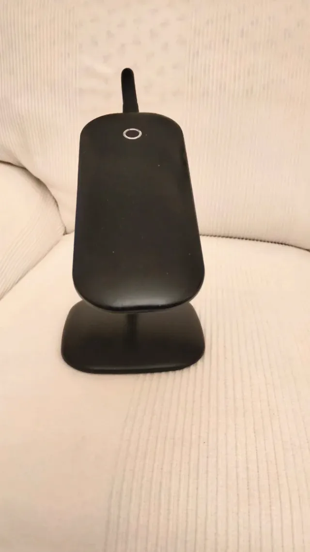 Lampada LED da tavolo Made in France, flessibile.