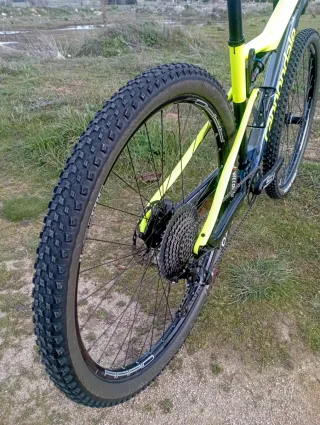 Bicicleta Montaña Cannondale cabono