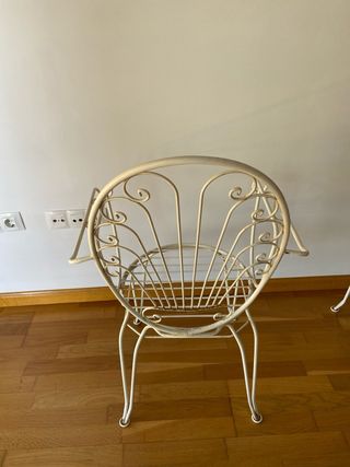 Conjunto de  forja y piedra para balcón y jardín